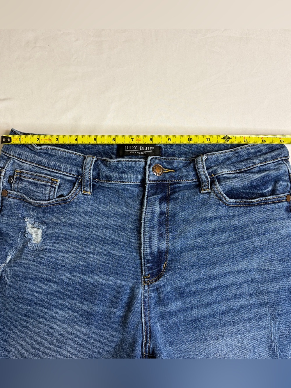 Judy Blue Jean Shorts Size Large - Picture 6 of 9